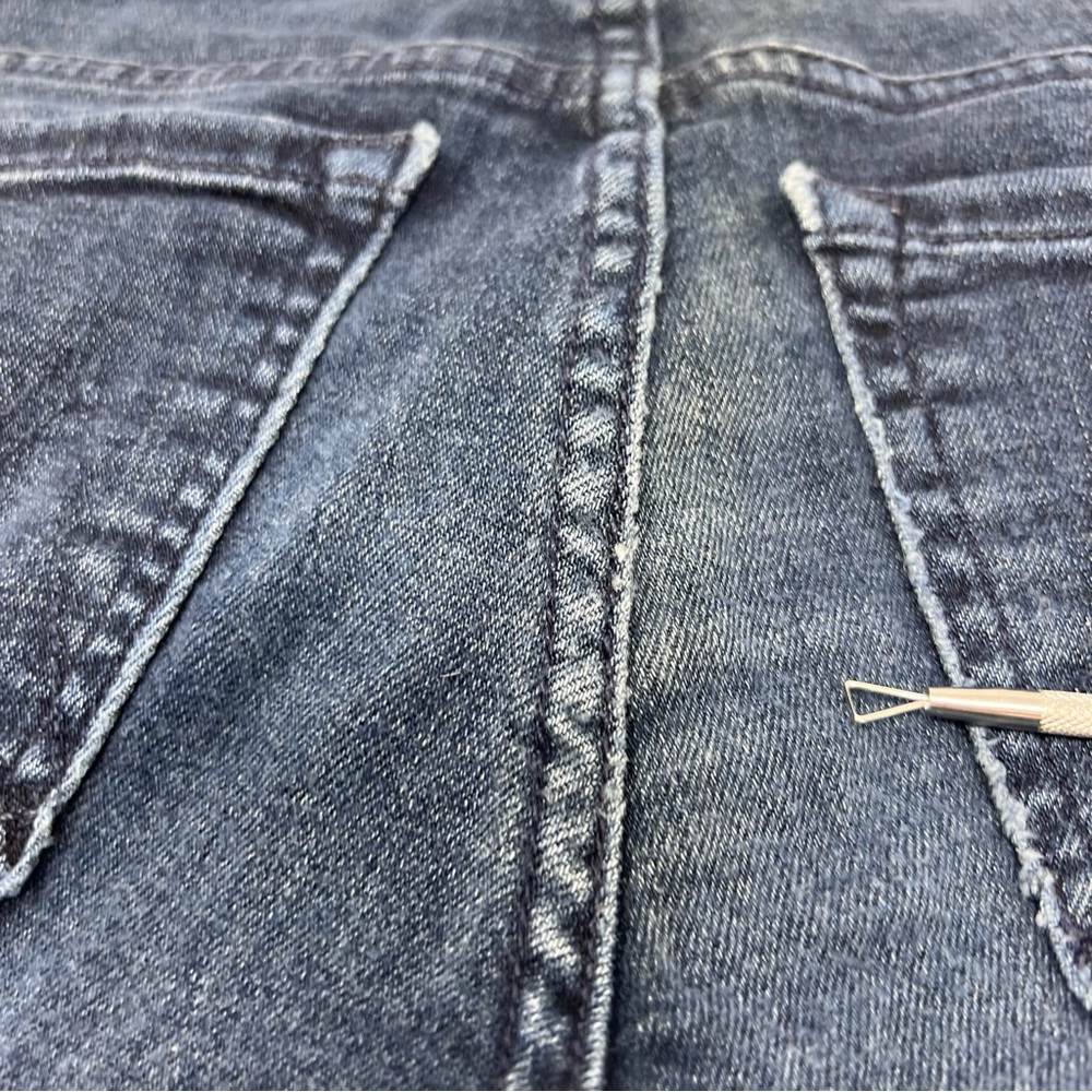Mother The Looked Ankle Fray Film At 11 Dark Blue Jeans Size 26 - Picture 8 of 8